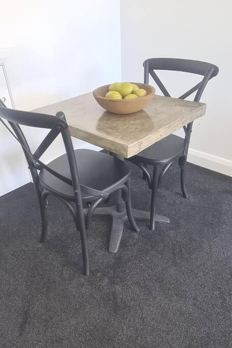 1 - Haddin Court - Executive One Bedroom Apartment *
