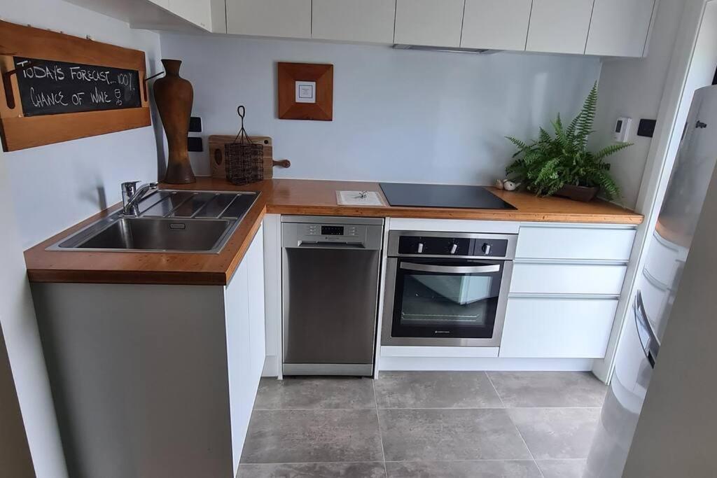 1 - Haddin Court - Executive One Bedroom Blenheim